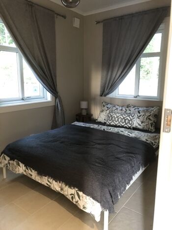 Kleines Schlafzimmer 