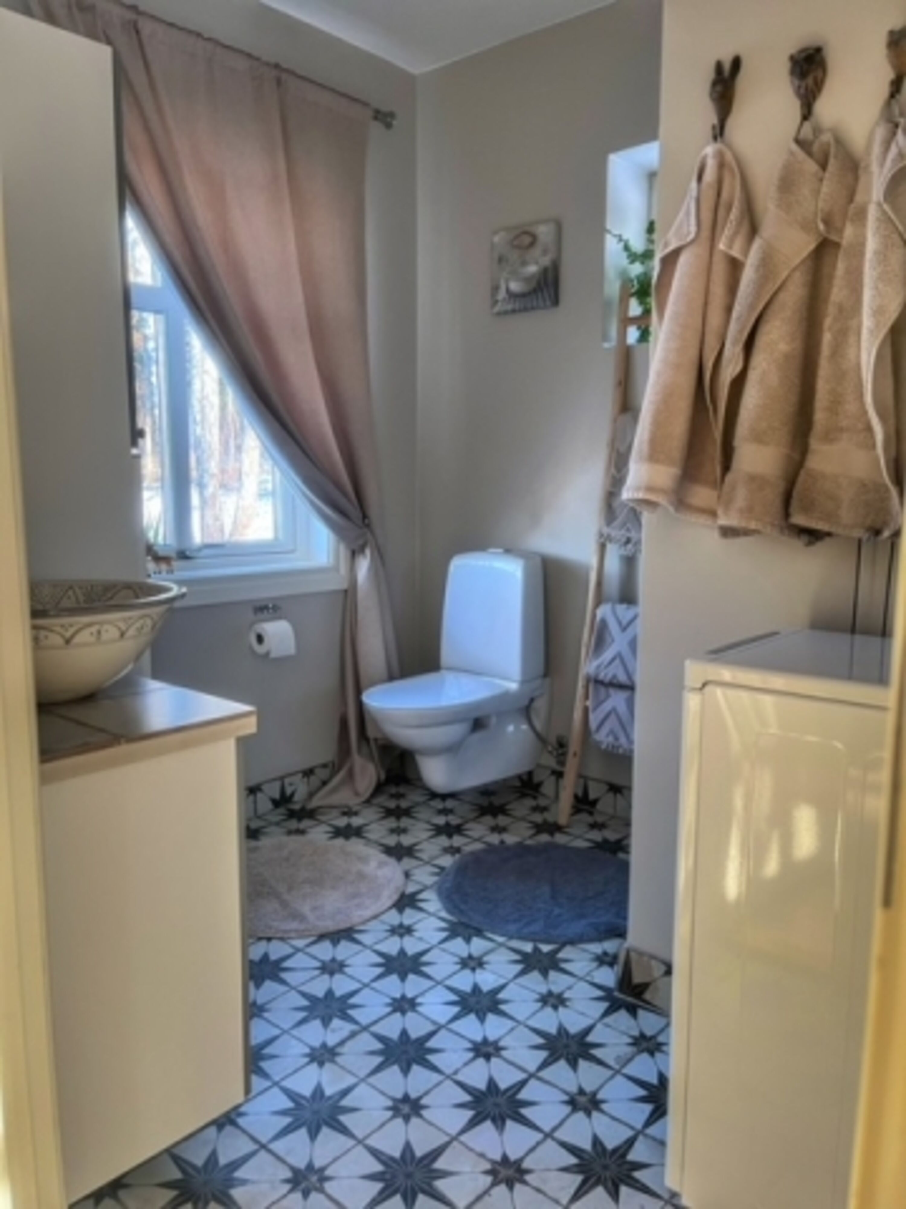 Badezimmer mit Dusche 
