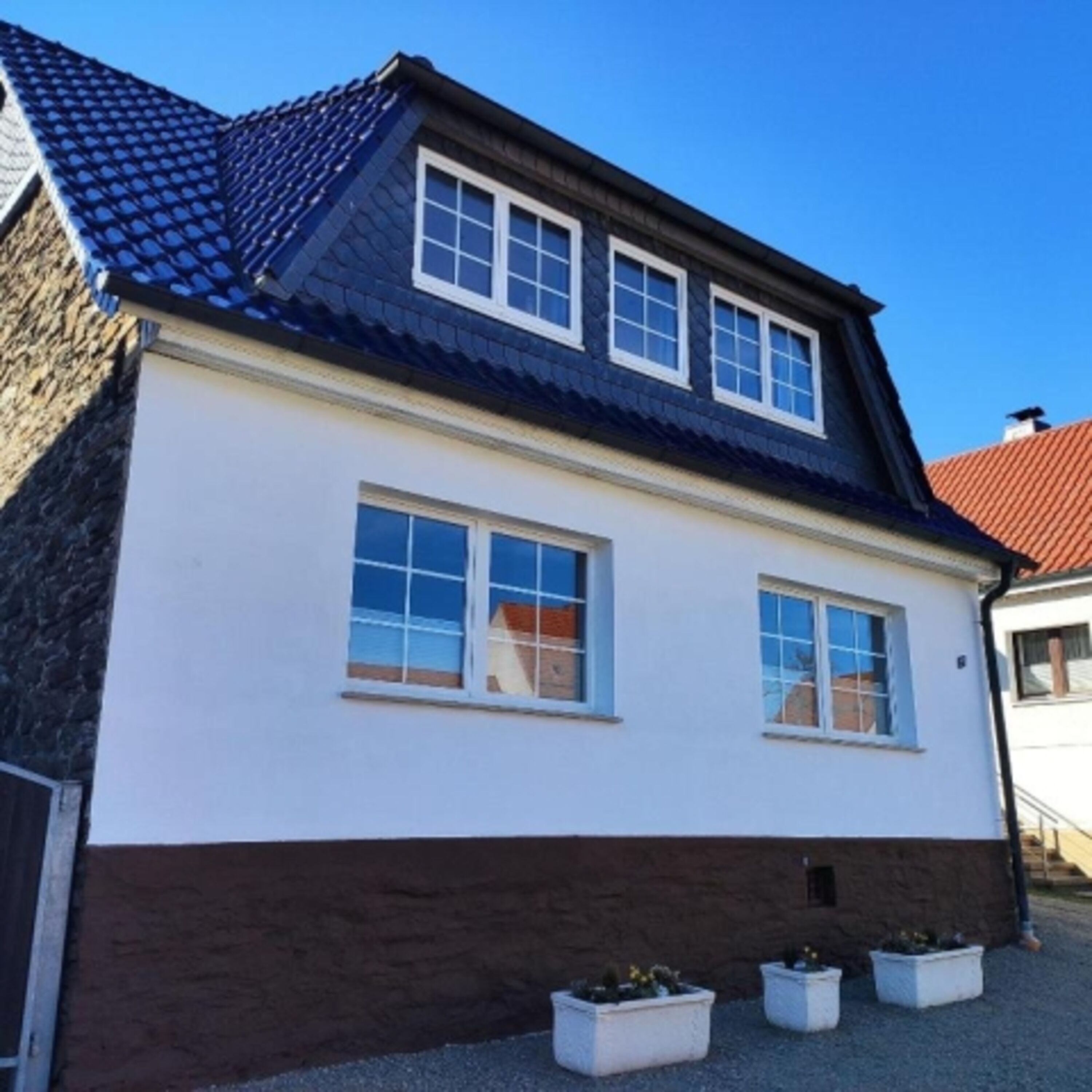 Haus (Straßenansicht)