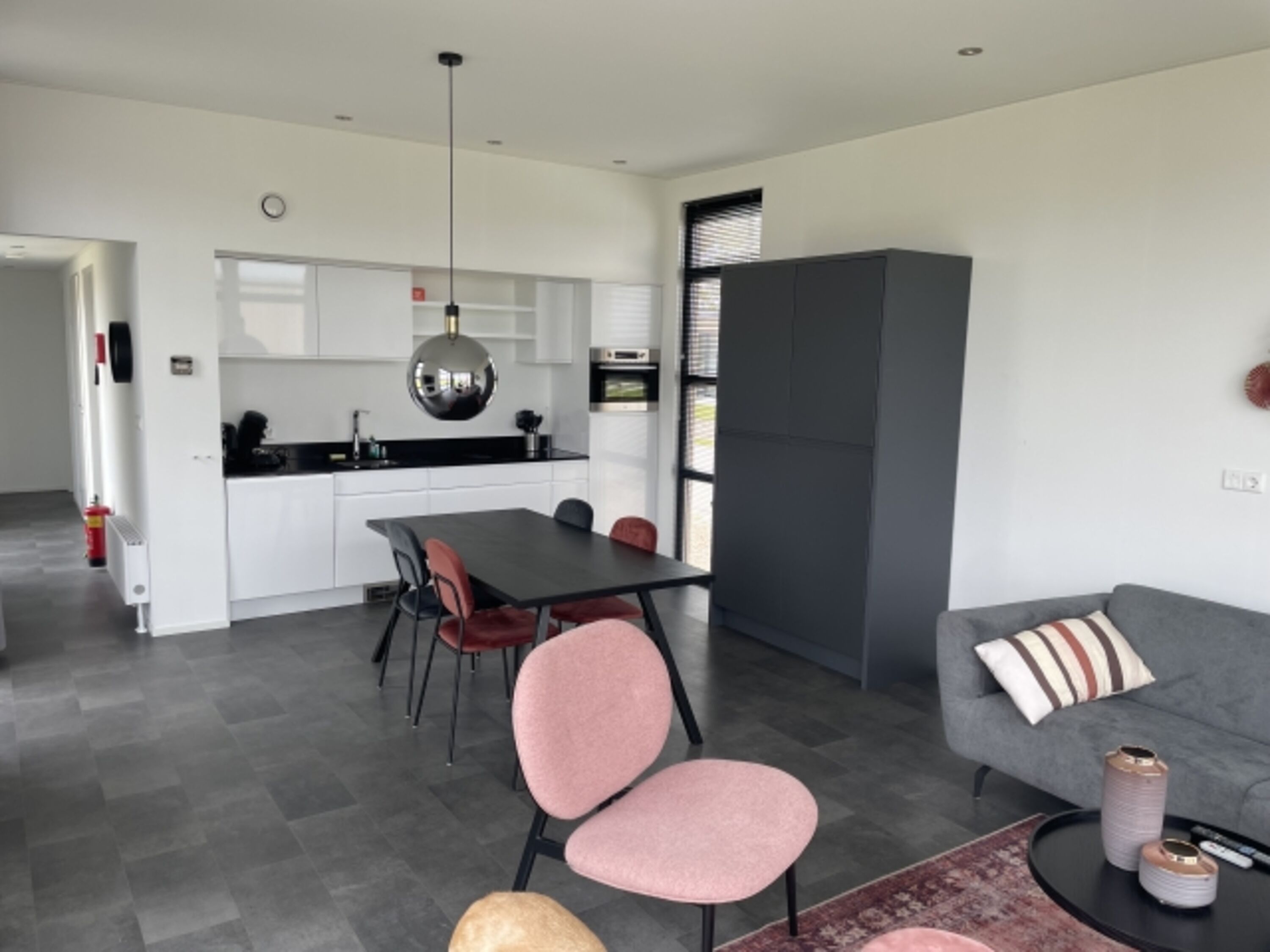 Küche und Esszimmer