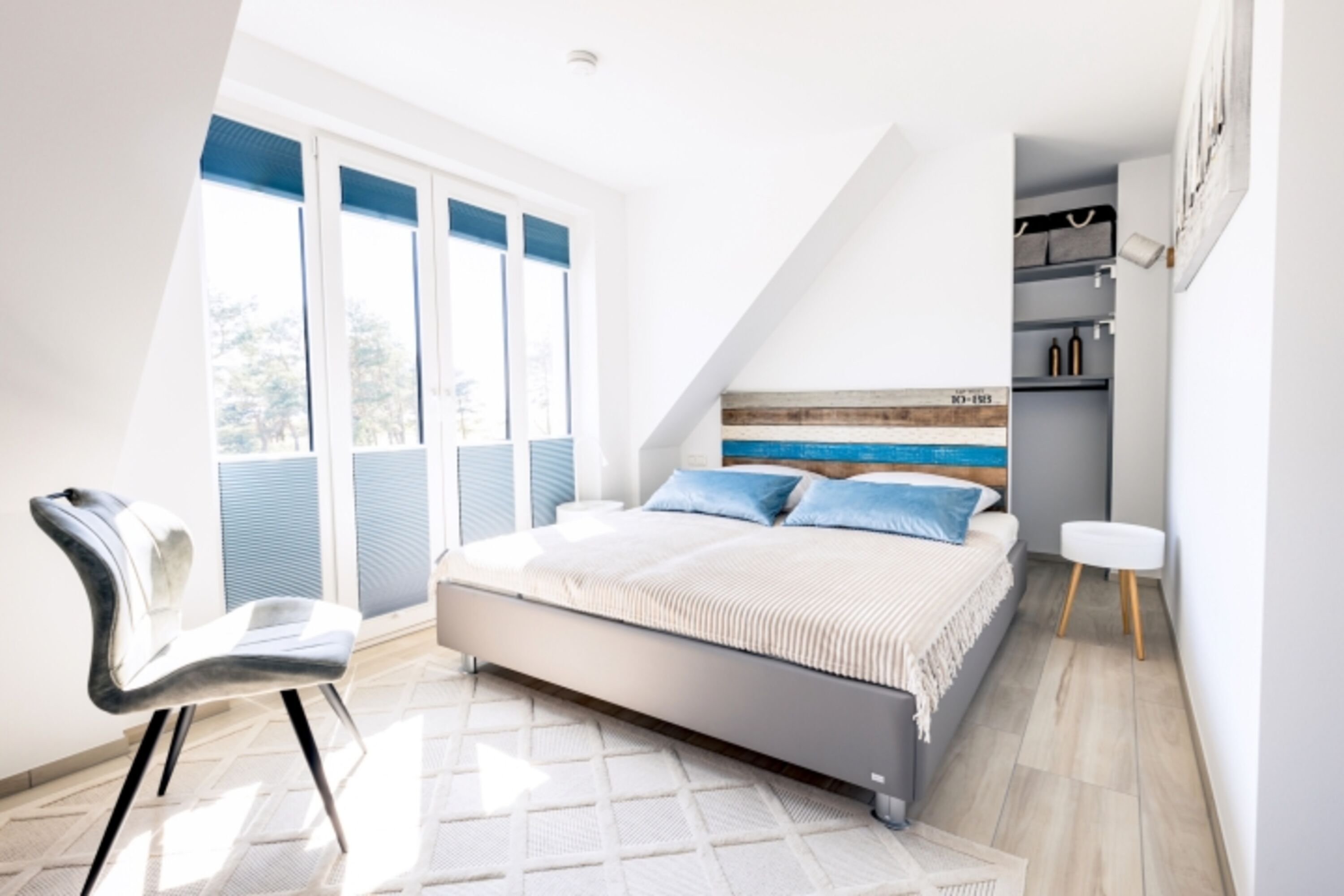 Schlafzimmer 1