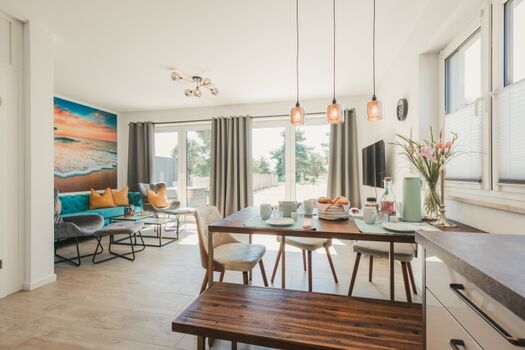 Wohnzimmer u. offene Küche