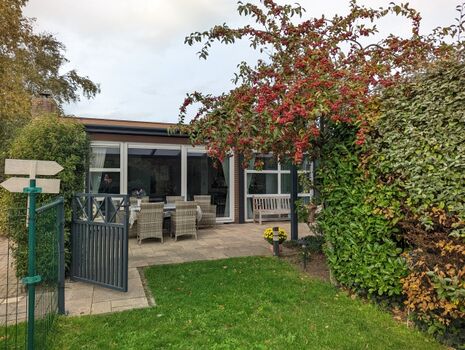 Ferienhaus mit eingezäunten Garten