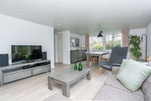 SMART TV mit NETFLIX und vielen deutschen Sendern