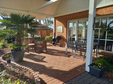 überdachte Terrasse