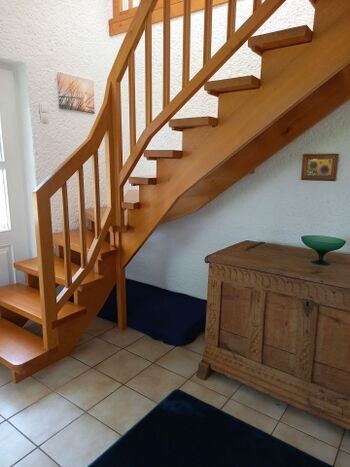 Treppe mit Hundeliegeplatz 1 Diele