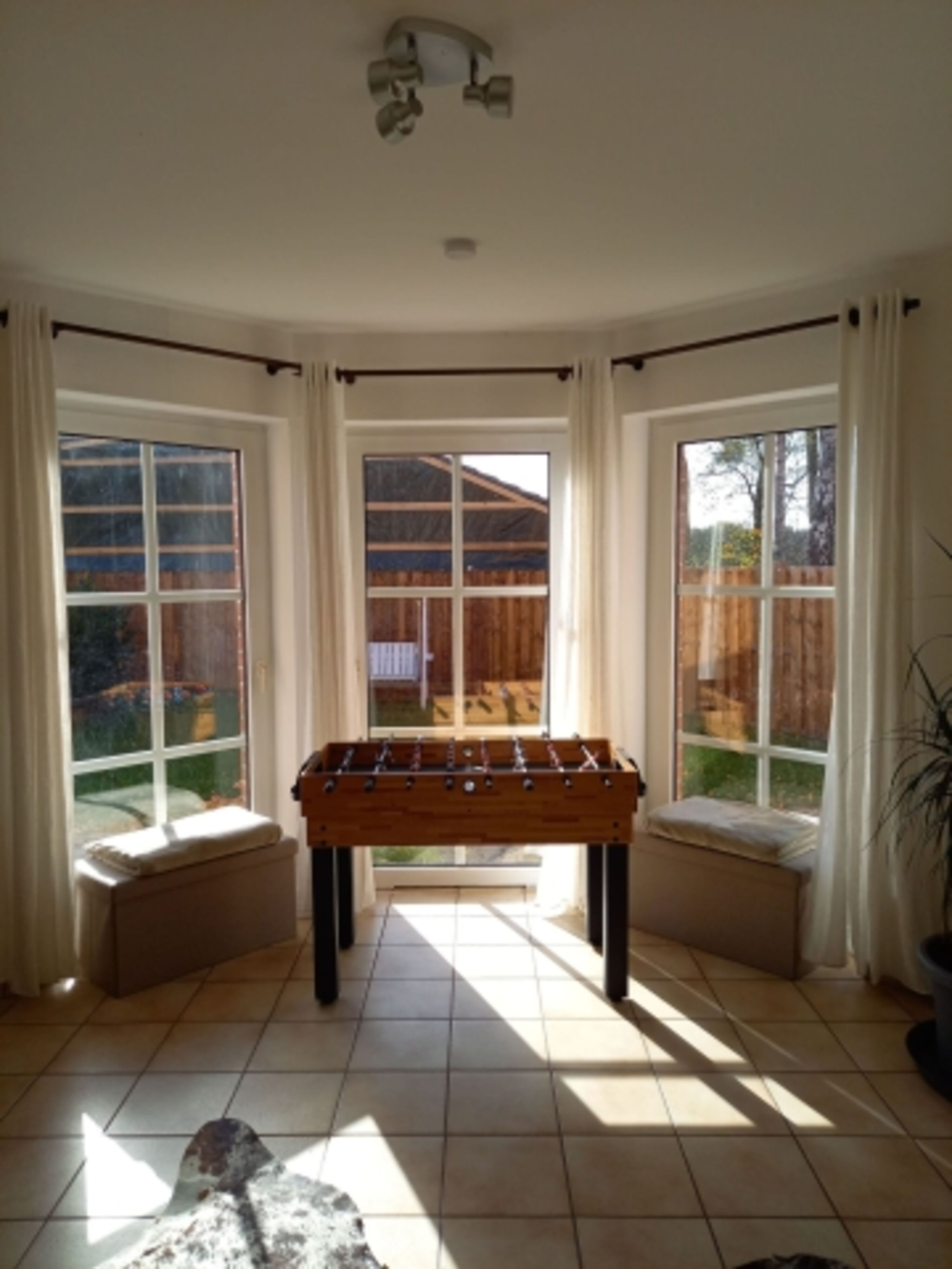 Kicker- und Billardtisch Wohnzimmer