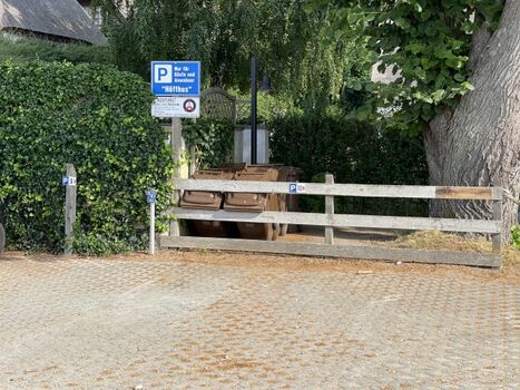 der Parkplatz Nr. 9 kann kostenlos genutzt werden