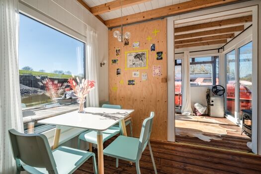 Essbereich im Hauptraum