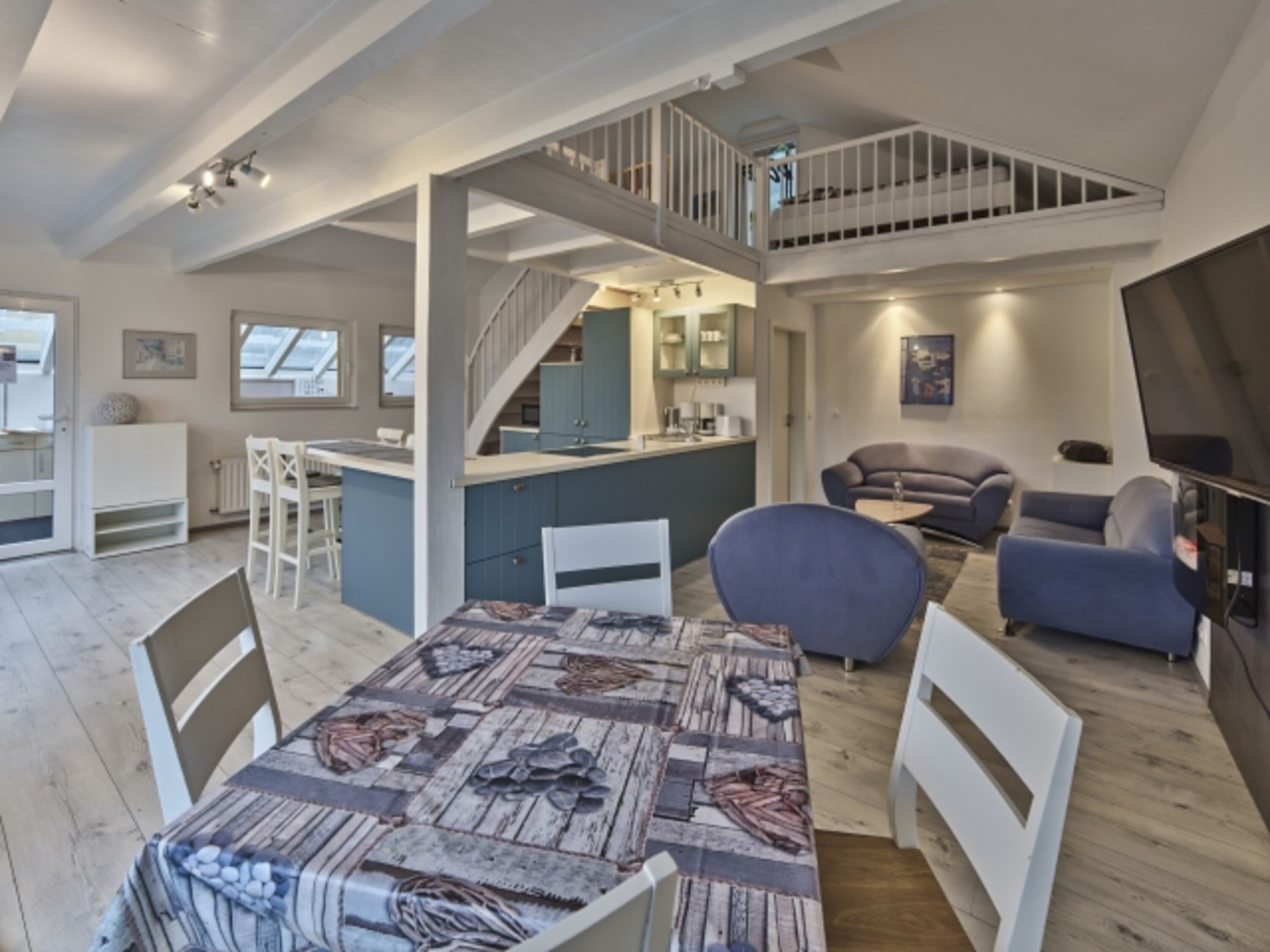 Ansicht aus Essbereich und Wohnzimmer