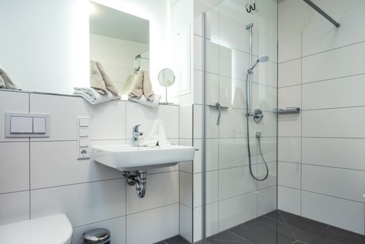 Bad mit ebenerdiger Dusche