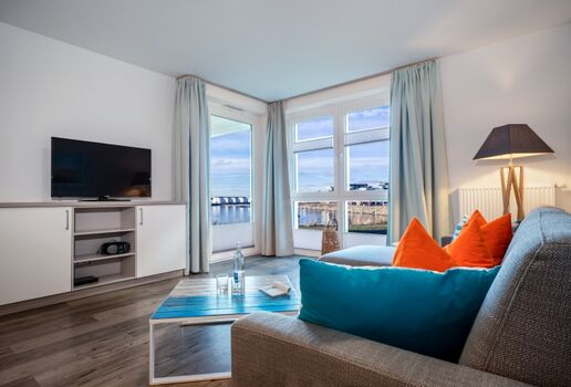 Wohnbereich mit Hafenblick