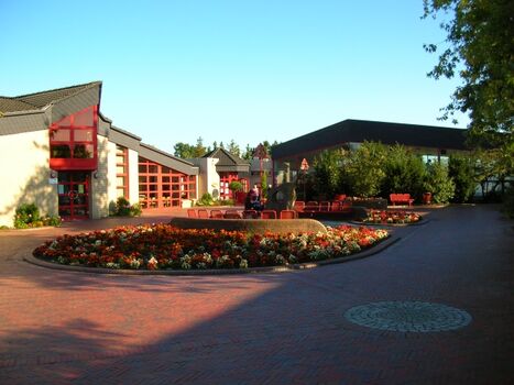 Kurzentrum mit Schwimmbad/Freibad/ Sauna/Massage