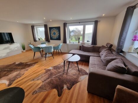 Wohnzimmer und Essbereich