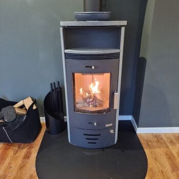 ... mit Kamin, wenn es mal nordisch frisch ist