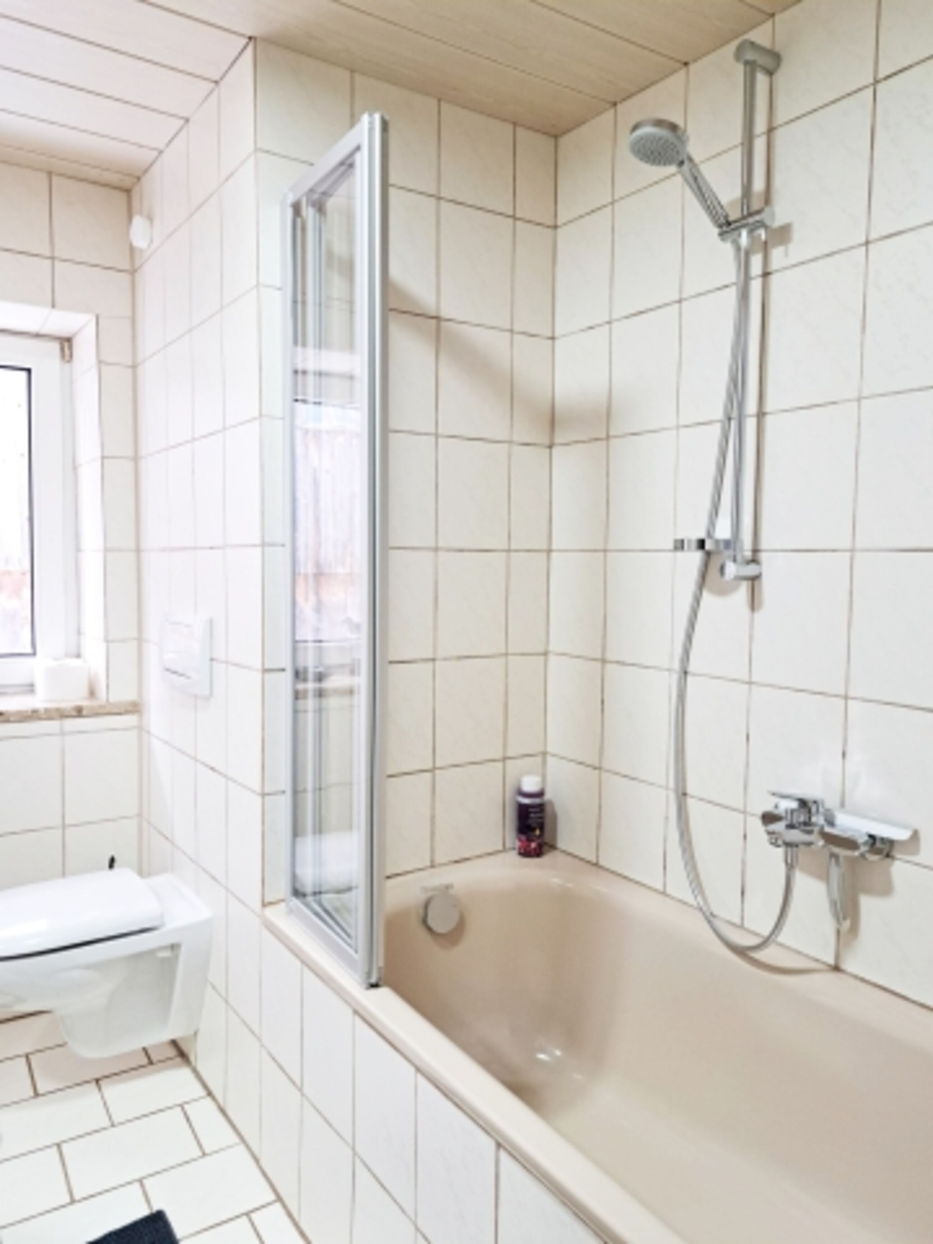 Bad mit Wanne