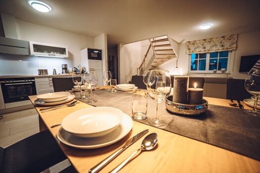 Essbereich mit Blick zum Eingang