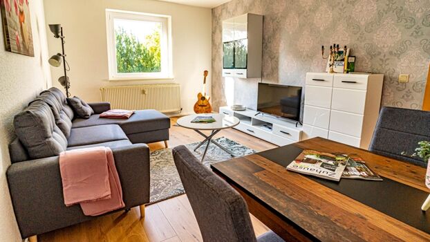 Esstisch im Wohnzimmer