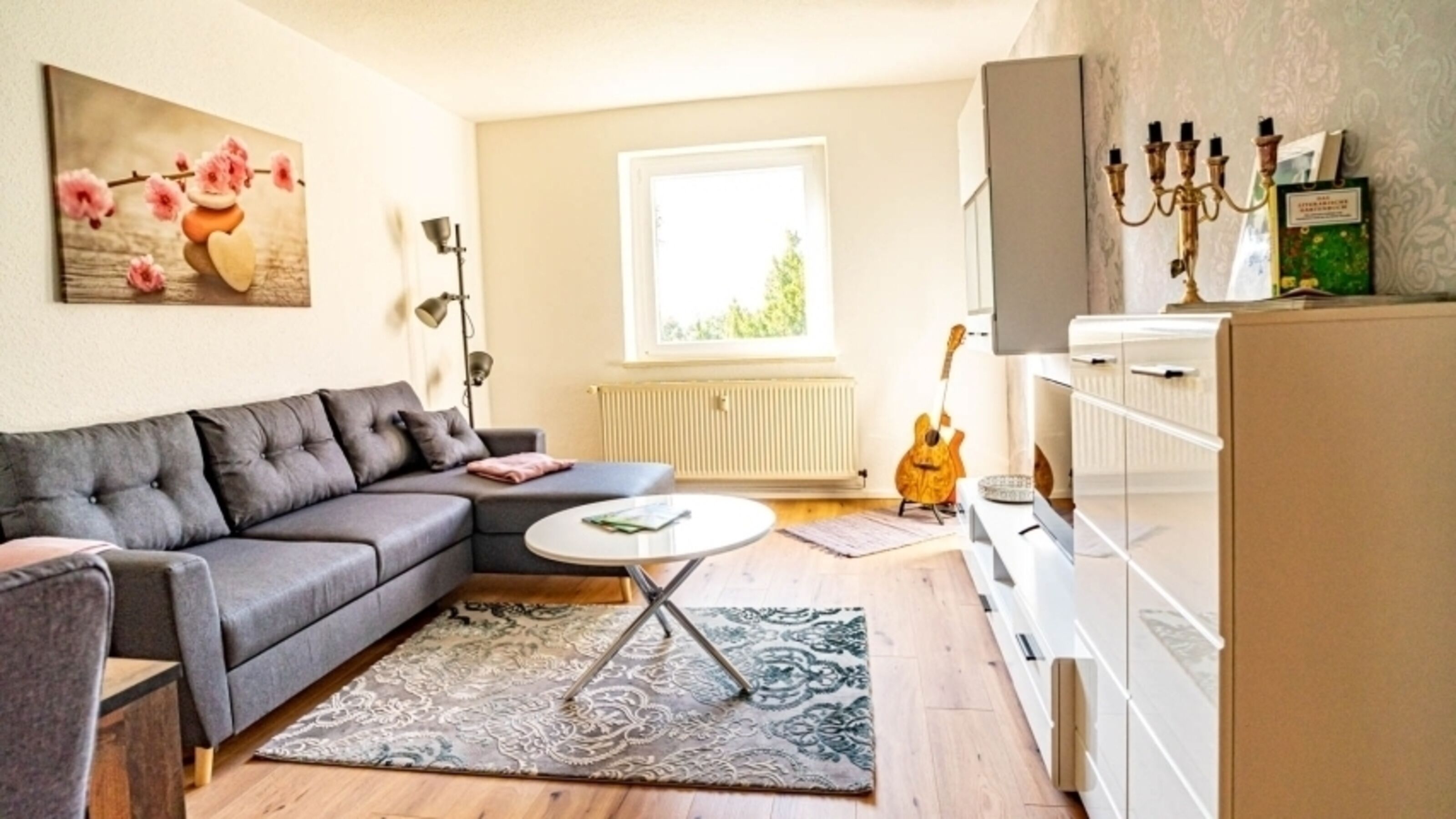 Wohnzimmer mit Schlafcouch