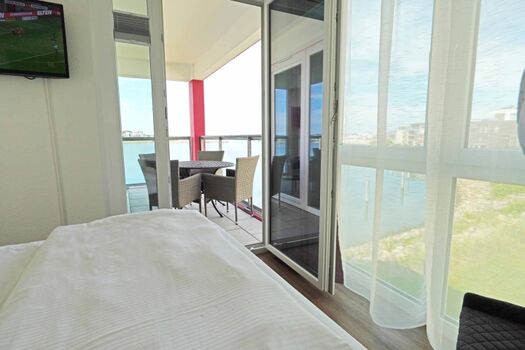 Blick vom Bett aufs Wasser