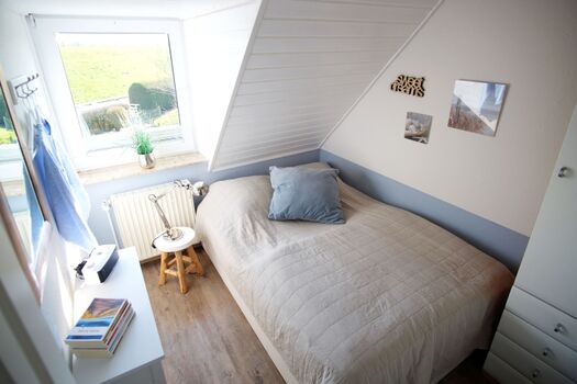 Kleines Schlafzimmer zum Deich