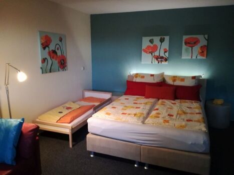 Flexible Lösung mit Kinderbetten möglich   Schlafcouch