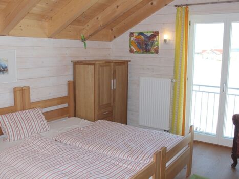 Gästezimmer mit zwei Einzelbetten