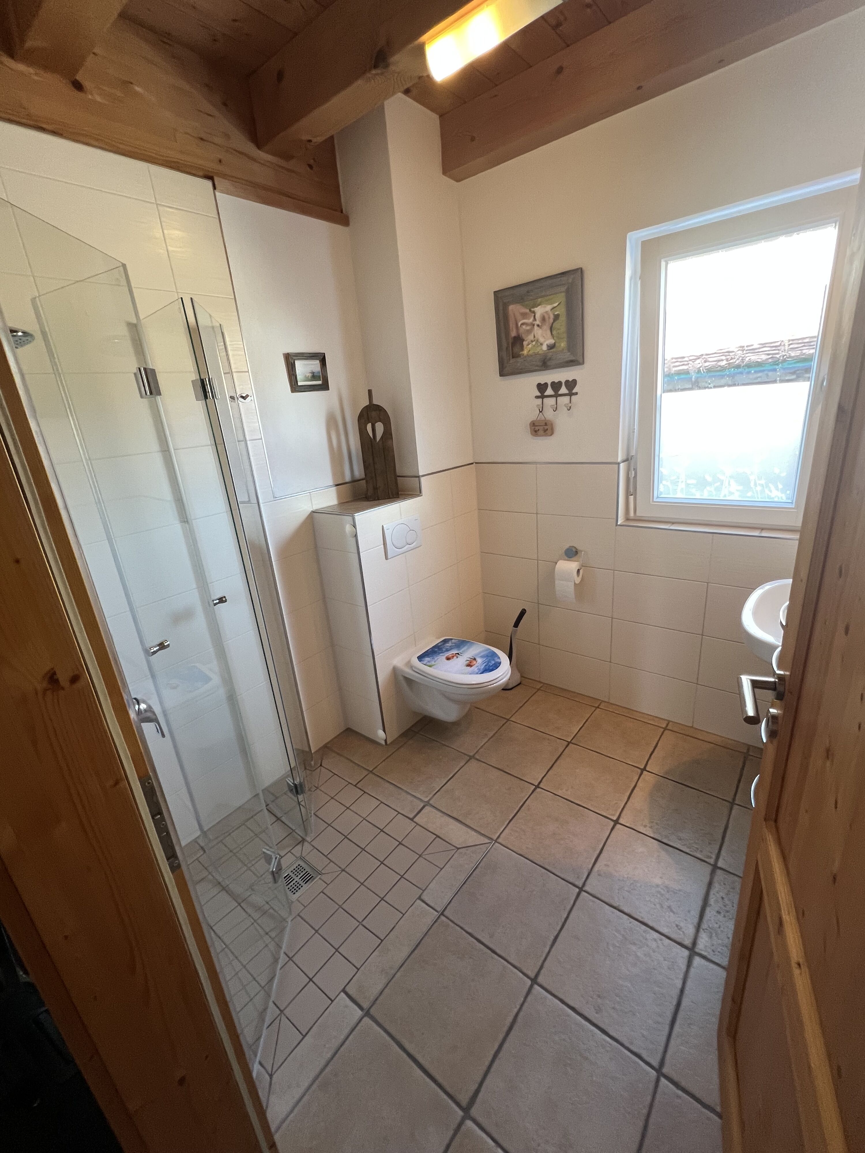 Ebenerdige Dusche,WC, Waschbecken EG