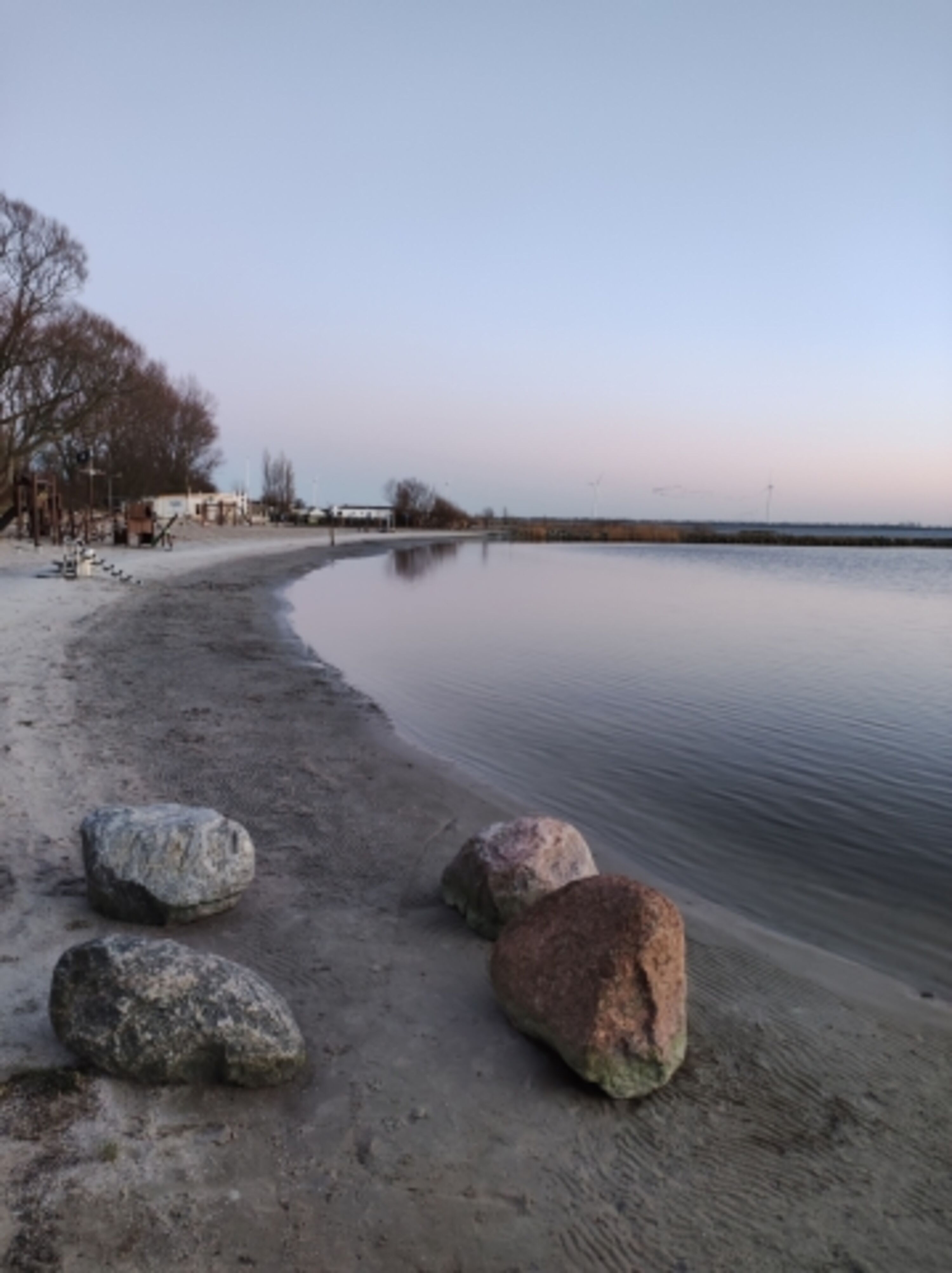 "Lutjestrand mit Wasserspielplatz"