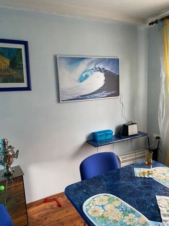 Das Bild im Esszimmer ist gleichzeitig eine Infrarotheizung