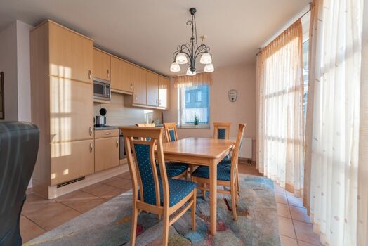 Küchen- und Essbereich