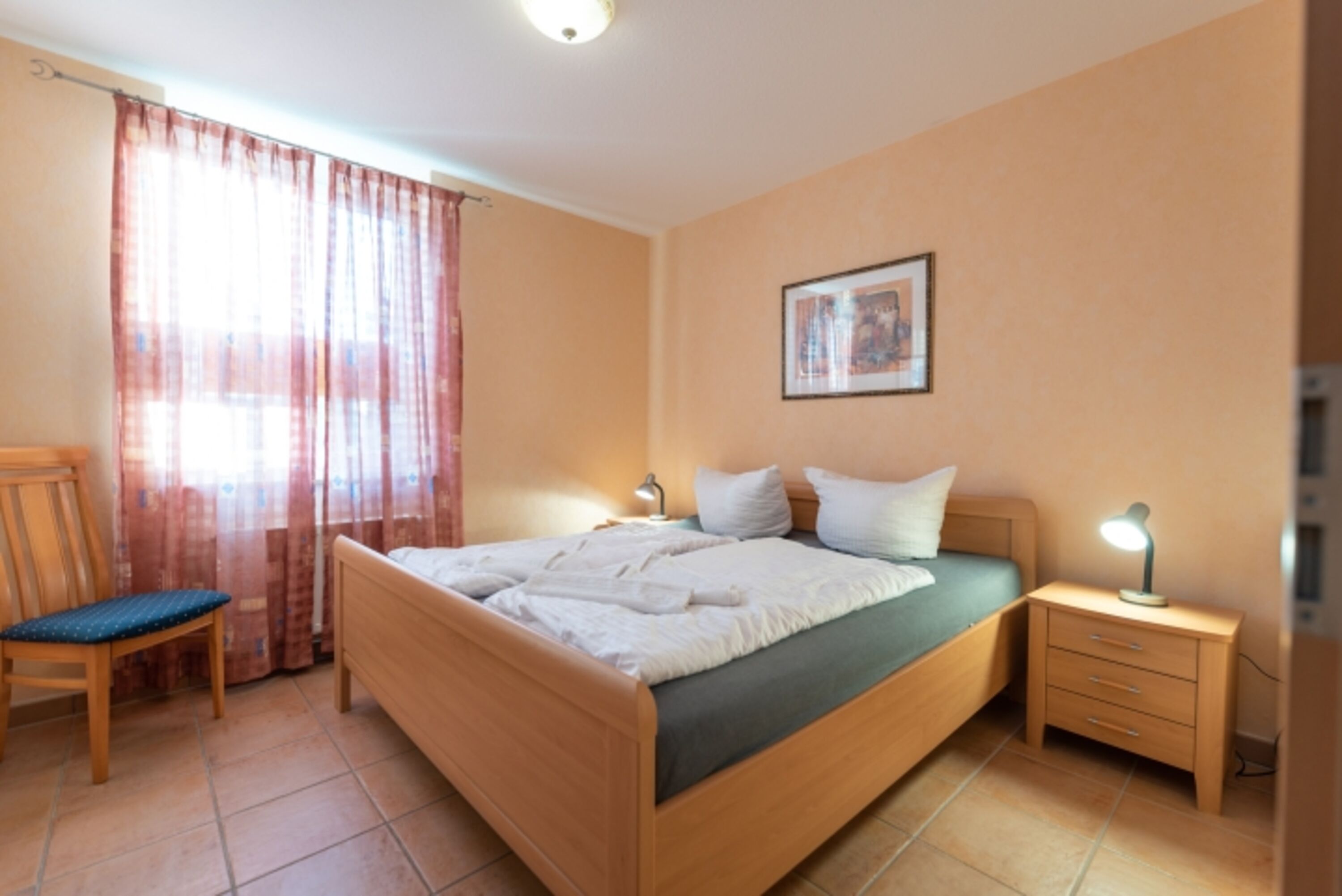 Schlafzimmer 1