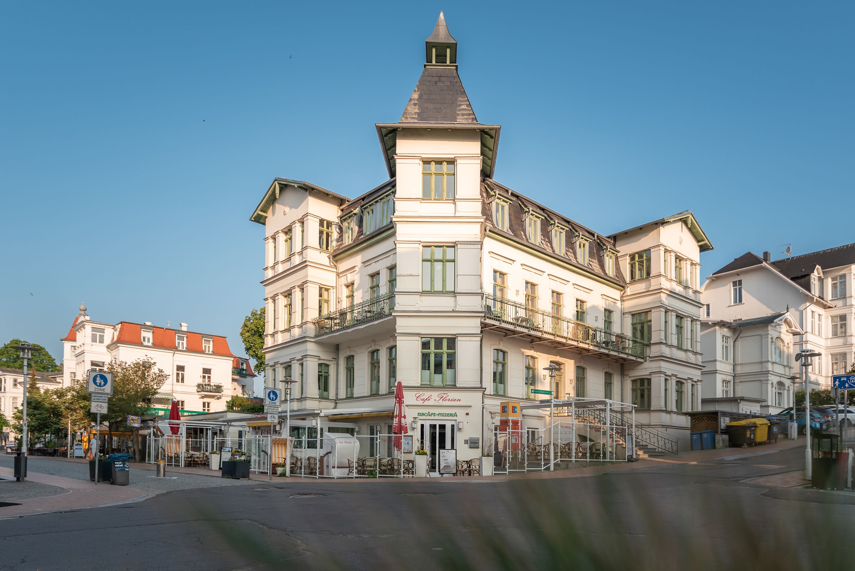 Aussenansicht der Villa Frohsinn