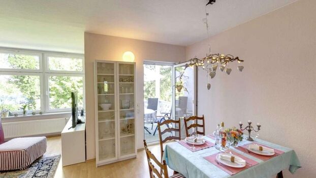 LIchtdurchfluteter und sehr großer Wohnraum