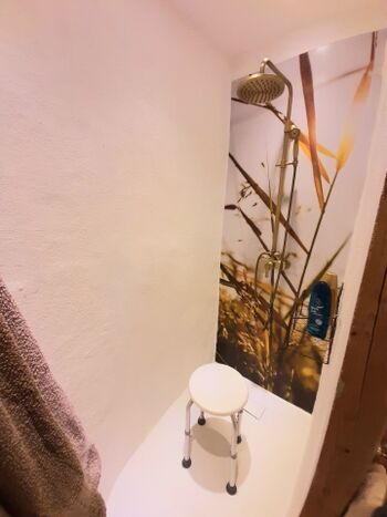 Dusche in der unteren Etage 