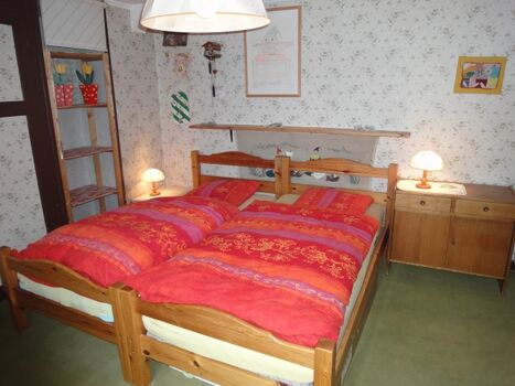 Grosses Schlafzimmer