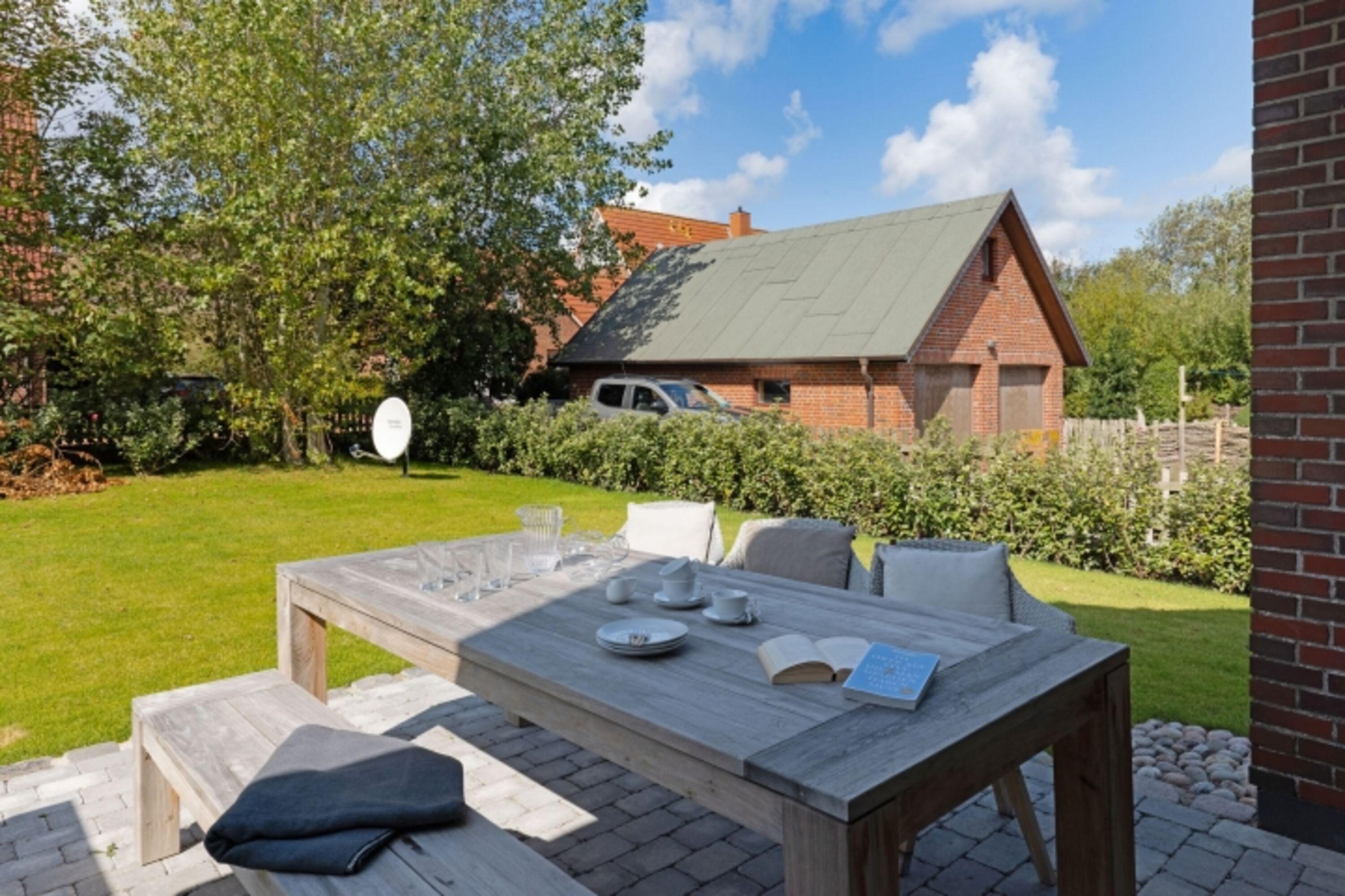 Terrasse und Garten