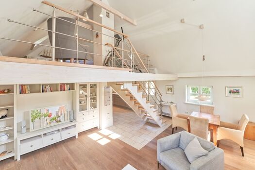 Ferienhaus Haubarg-Kieker Wohnzimmer Essbereich obere Etage