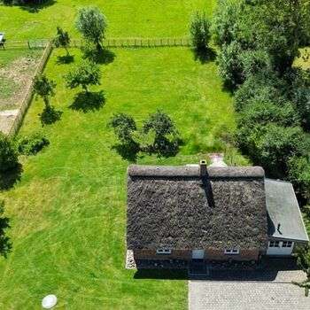 Ferienhaus Haubarg-Kieker Garten von oben
