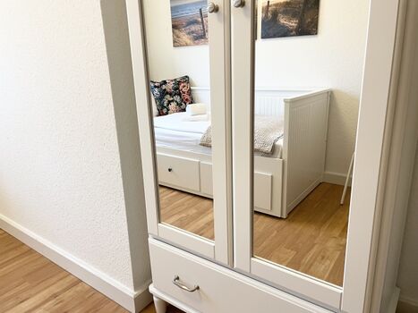 Kleiderschrank zweites Schlafzimmer