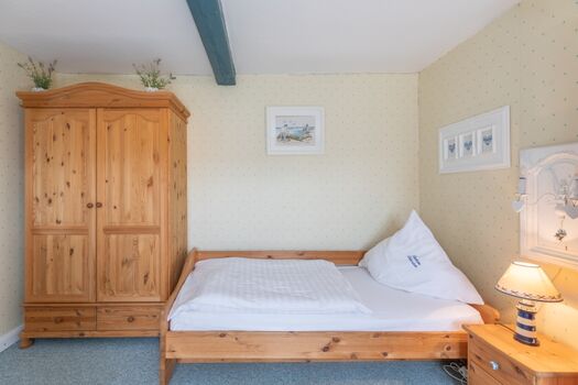 Reetkate Oldersbek - Kinderzimmer 1 mit zwei Einzelbetten ( 90x200 )