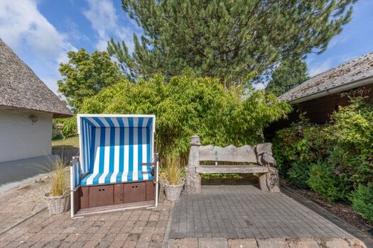 Reetkate Oldersbek - Überall finden Sie kleine Sitzgelegenheiten 