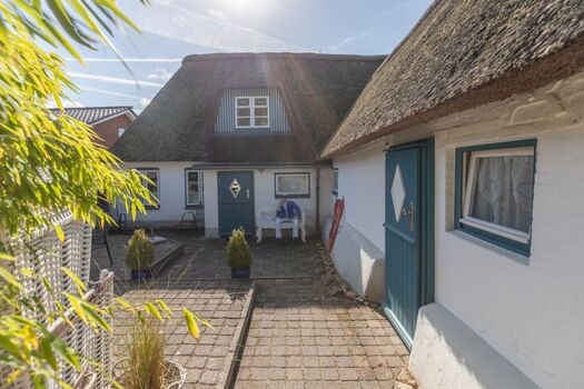 Reetkate Oldersbek - Romantischer kleiner Hinterhof