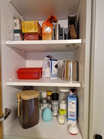 Kaffee, Filter, Tee, Salz, Peffer etc vorhanden