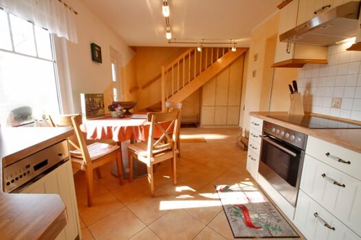 Komplett eingerichtete Landhausküche