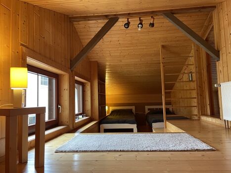 Zweites Schlafzimmer im Obergeschoss 