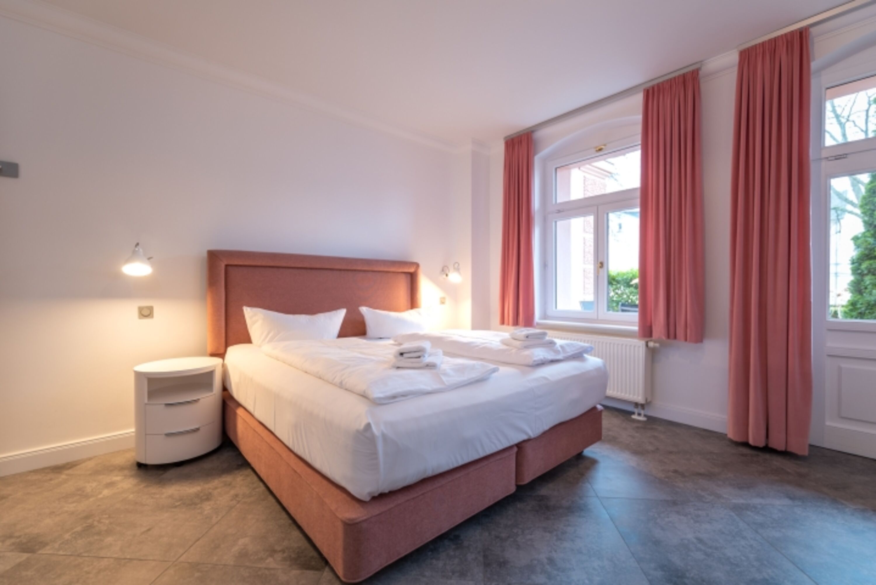 Schlafzimmer 1