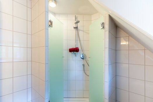 Andrea - Kleines Duschbad im Obergeschoss 