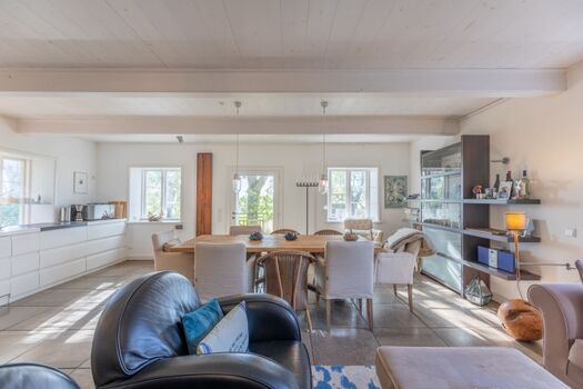 Andrea - Heller und freundlicher Wohn und Essbereich