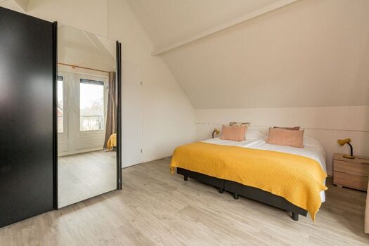 Schlafzimmer 1 mit 2 Einzel Boxspringbetten